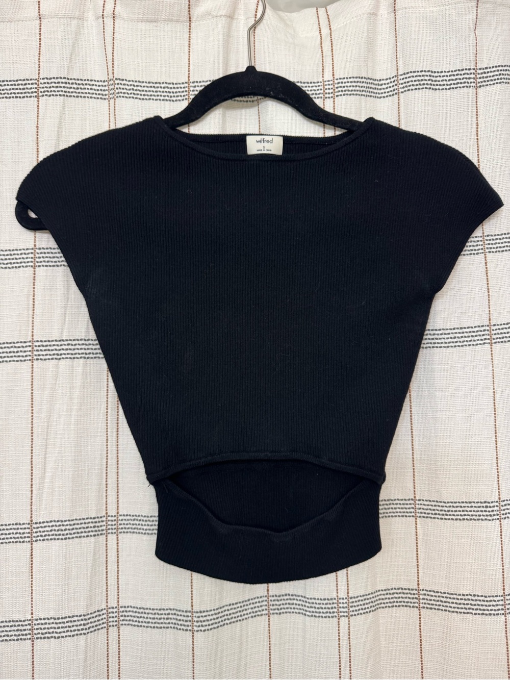 Aritzia Wilfred Black Ribbed Top
